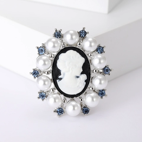 Vintage Cameo Portrait Brooch For Women Alloy Artificial Pearl Rhinestone Inlaid Badge Fashion Wedding Party Jewelry Gift