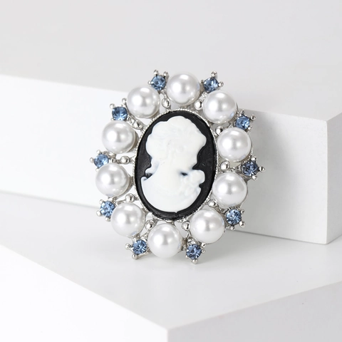 Vintage Cameo Portrait Brooch For Women Alloy Artificial Pearl Rhinestone Inlaid Badge Fashion Wedding Party Jewelry Gift