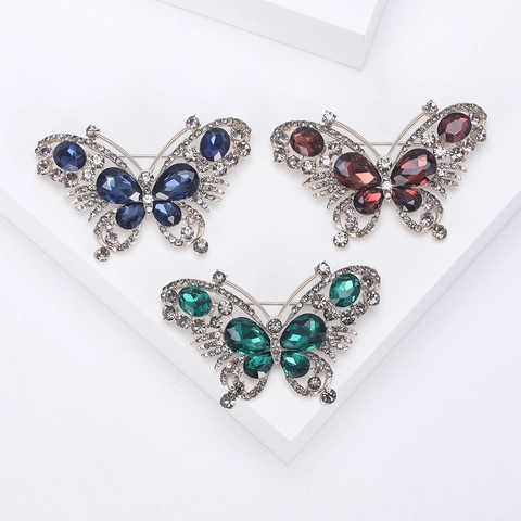 Luxe Legering Schmetterling Brosche Met Strass Voor Vrouwen Vintage Vlindervormige Kristallen Reversspeld Accessoires Voor Dagelijks Feest Bruiloft