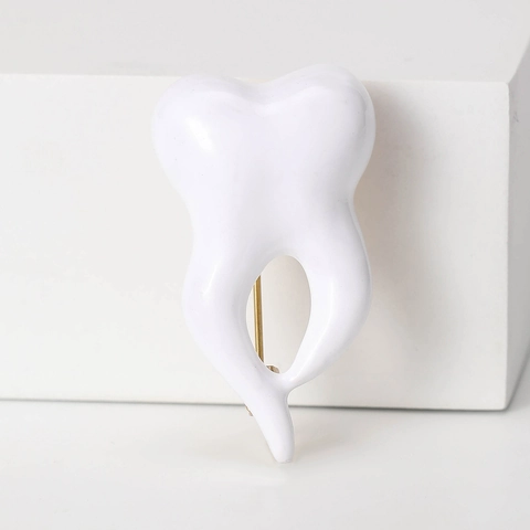 Creative Tooth Crown Enamel Brooch Pin For Dentist Nurse Medical Alloy Drip Oil Jewelry Jacket Lapel Pin Accessories