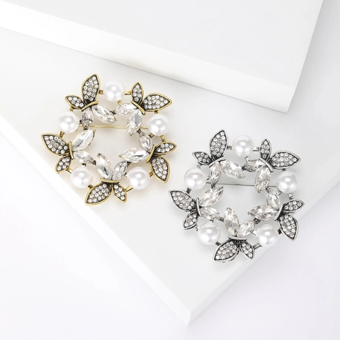 Spilla a Ghirlanda di Farfalle Vintage per Donna in Lega Perla Artificiale Strass Spilla Circolare per Abito Cappotto Accessorio Moda