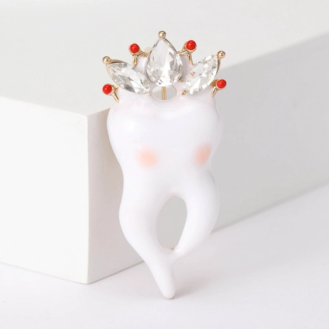 Creative Tooth Shaped Brooch With Crown Rhinestone Alloy Pin For Women Men Personalized Fashion Clothing Jewelry Accessory