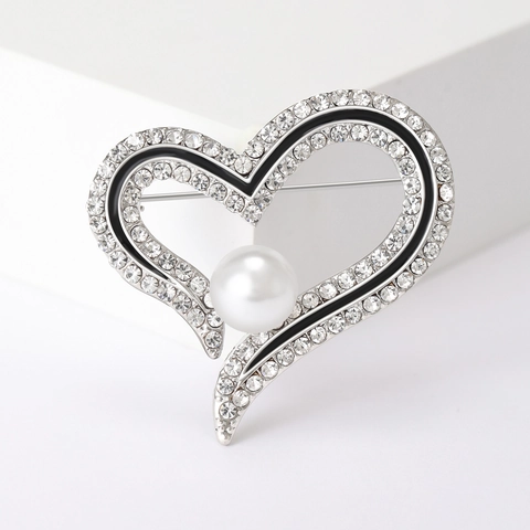 Elegante Spilla a Cuore in Lega Con Strass Lucidi E Perle Artificiali Bianche Per Accessorio Cappotto Moda Donna