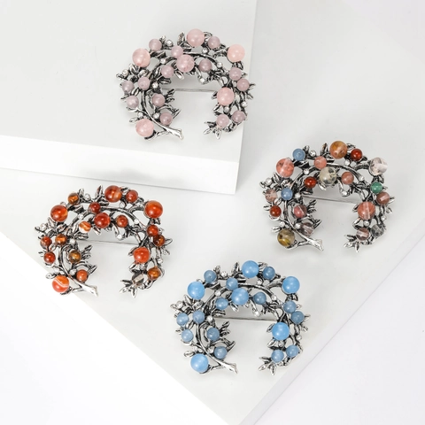 Vintage Alloy Artificial Pearl Berry Branch Brooch For Women Elegant Floral Bouquet Corset Pin Fashion Jewelry Accessories