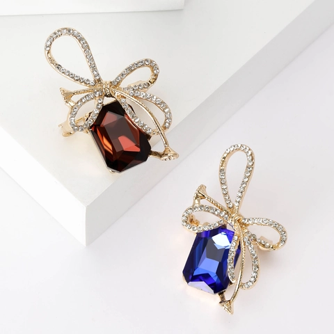 Vintage Elegant Crystal Bow Brooch For Women Luxury Gold Alloy Pin With Large Rectangular Gemstone Rhinestone Dress Accessories For Wedding Banquet Party