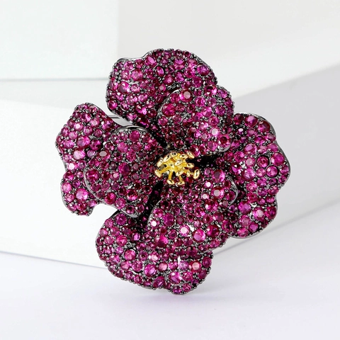 Luxury Alloy Camellia Brooch For Women Fashion Elegant Flower Rhinestone Pin For Suit Dress Accessories Jewelry Gift