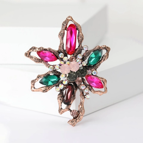 Vintage Rhinestone Flower Brooch For Women Luxury Alloy Floral Corsage Pin Retro Jewelry Accessory Gift Fashion Brooches