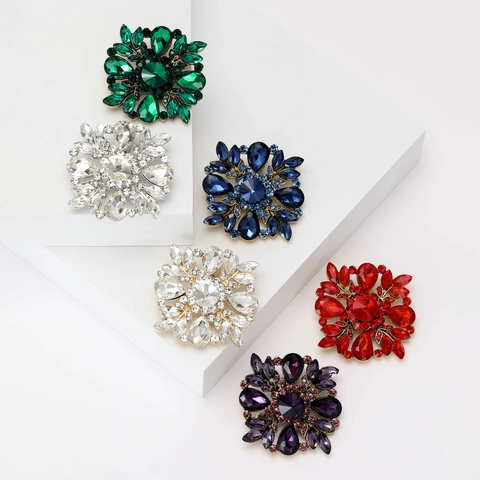 Vintage Shiny Glass Crystal Flower Brooch For Women Elegant Large Rhinestone Floral Corsage Pin For Suit Dress Fashion Jewelry