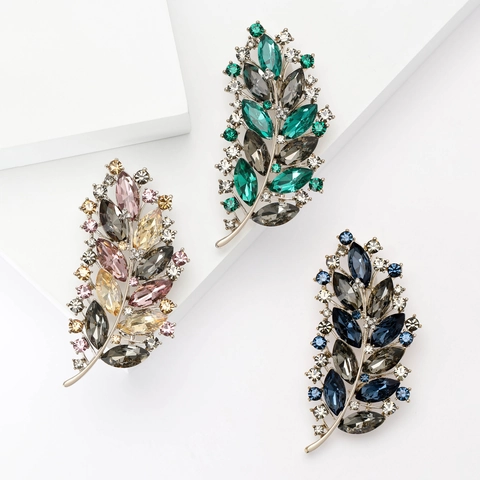 Spilla a Foglia in Lega Lussuosa Vintage per Donna Elegante Spilla da Abito Intarsiata con Strass Design Floreale Matrimonio