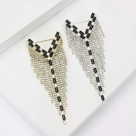 Elegante Spilla a Forma di V con Nappe Lunghe in Lega e Strass per Donna Spilla di Fascia Alta con Gemme Nere Intarsiate