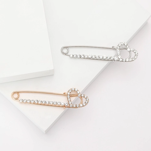 Fashion Minimalist Alloy Rhinestone Heart Brooch Exquisite Trending Women Suit Cardigan Safety Pin Brooch Jewelry Accessory