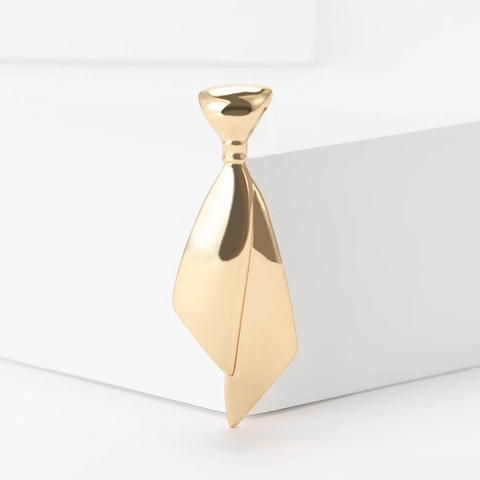 High-End Fashion Alloy Necktie Shape Brooch Minimalist Elegant Suit Coat Corsage Pin For Women Commuter Jewelry Accessories