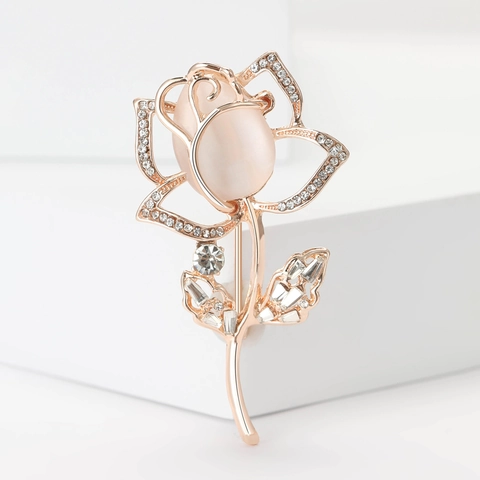 Elegante Spilla Floreale in Lega Con Opale Artificiale Rosa e Strass Intarsiati Spilla in Oro Rosa alla Moda per Gioielli da Donna