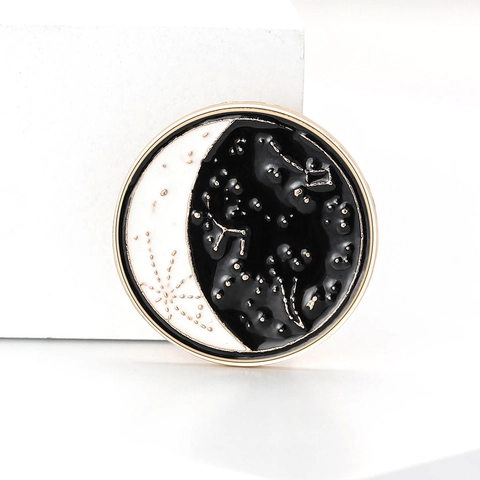 Alloy Enamel Starry Night Brooch Creative Constellation Moon Round Badge Pin For Suits Shirts Fashion Unisex Accessories