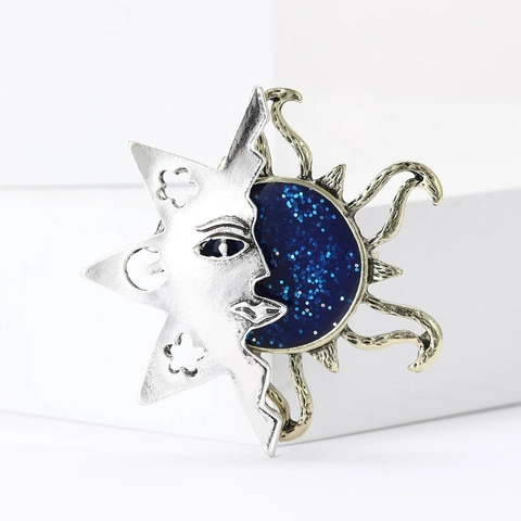 Broche Soleil Lune en Alliage Émaillé Vintage Avec Design Visage Céleste Épingle Soleil Lune Rétro Pour Costumes Pulls Femmes Hommes Bijoux de Mode Cadeau