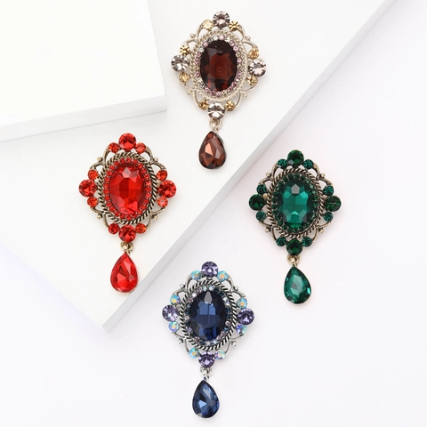 Spilla Vintage Barocca in Lega per Donna Stile di Corte di Lusso con Strass Intarsiati Ciondolo a Goccia d'Acqua Gioielli per Abbigliamento