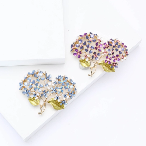 Fashion Alloy Hydrangea Flower Brooch For Women Exquisite Enamel Drip Oil Rhinestone Floral Corset Pin Elegant Jewelry Gift