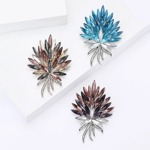 Elegante Spilla a Forma di Fiore in Lega con Cristalli Marquise per Donna Spilla per Abito di Lusso Gioielli di Moda per Matrimonio Festa