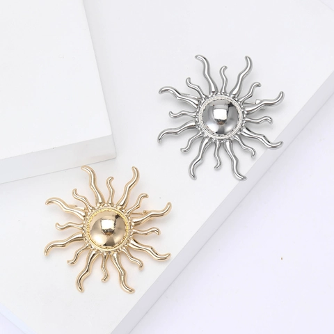 Creativa Spilla in Lega a Forma di Sole per Donna Vintage Elegante Placcata Oro Argento con Raggi Ondulati Perla Artificiale