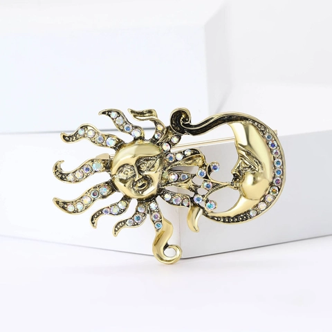 Vintage Alloy Sun Moon Brooch Rhinestone Inlaid Fashion Creative Celestial Pin For Women Men Suit Sweater Accessories