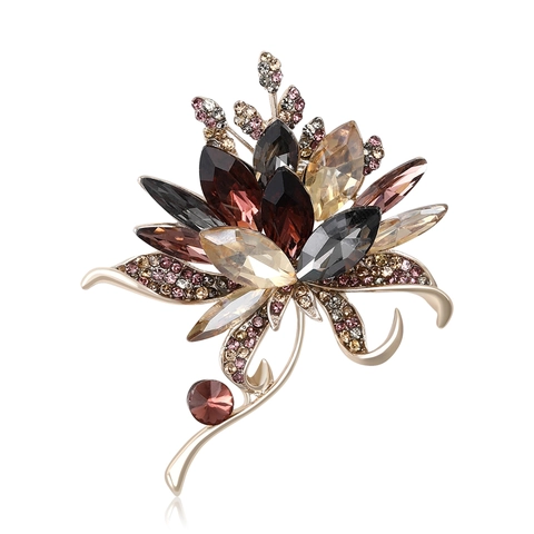 Vintage Alloy Rhinestone Flower Brooch For Women Elegant Banquet Bouquet Floral Pin Brooch Wedding Party Apparel Accessories