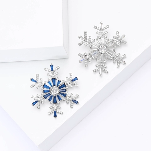 Lussuosa Spilla a Fiocco di Neve in Rame e Zirconia Elegante Donna Inverno Matrimonio Banchetto Abito Corsage Accessori Gioielli