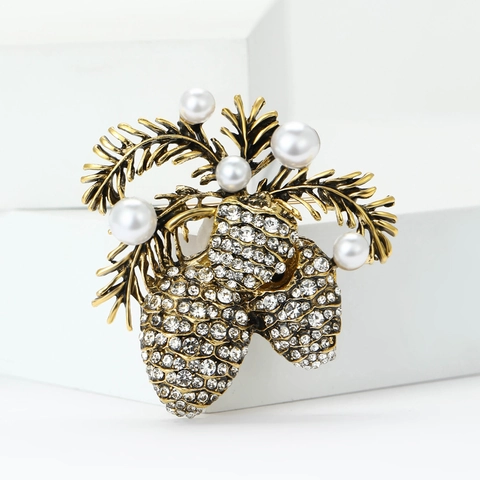 Spilla a Forma di Pigna in Lega d'Oro Vintage Con Strass e Künstliche Perle Artificiali Elegante Spilla per Abito da Donna Gioielli
