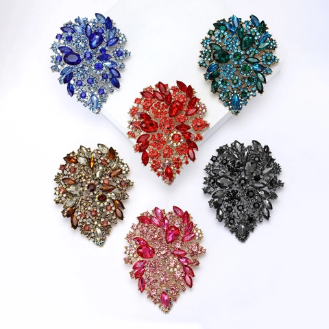 Luxurious Alloy Rhinestone Floral Brooch Large Vintage Crystal Pin For Women Suits Shawl Dress Wedding Party Fashion Jewelry Gift