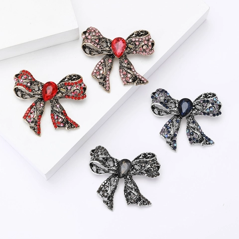 Vintage Alloy Rhinestone Hollow Bow Brooch Elegant Bowknot Breastpin For Women Suit Coat Jewelry Accessories Gift