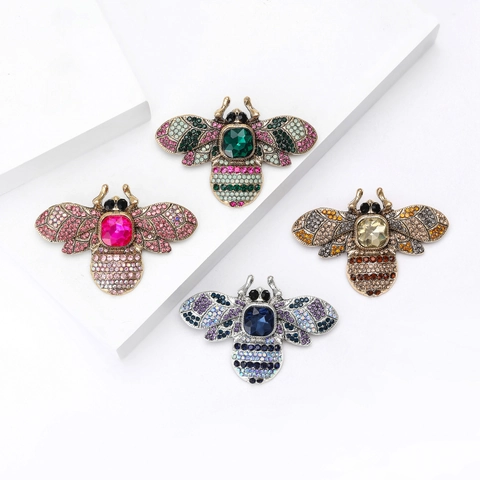 Vintage Alloy Rhinestone Bee Brooch For Women Luxurious Crystal Animal Shape Fashion Jewelry Pin Clothing Accessories