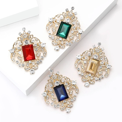 Vintage Palace Style Baroque Brooch With Glass Main Stone Rhinestone Inlaid Gold Tone Alloy Pin For Women Fashion Accessories