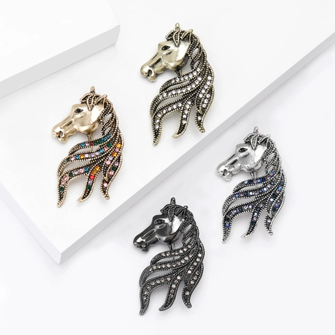 Vintage Alloy Horse Head Brooch With Sparkling Rhinestones Retro Animal Lapel Pin For Women Elegant Suit Clothing Accessories