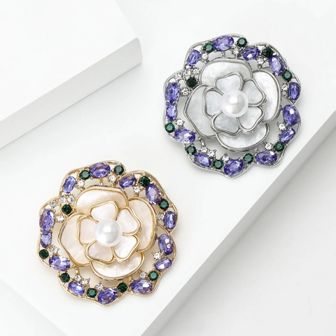 Vintage Luxury Shell Pearl Flower Brooch For Women Elegant Camellia Floral Inlaid Zirconia Pins Brooches Fashion Jewelry