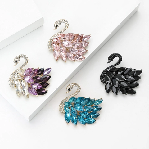 Elegant Swan Brooch For Women Alloy Rhinestone Marquise Crystal Animal Pin For Suits Banquet Wedding Party Accessories Gift