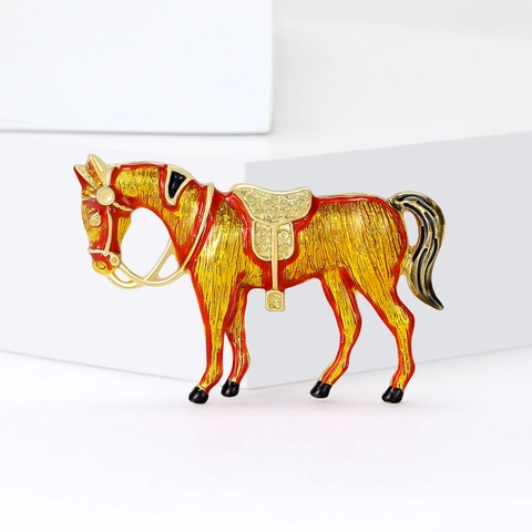 Fashionable Enamel Horse Brooch Alloy Animal Lapel Pin For Women Suit Coat Dress Jewelry Accessory 18K Gold Plated Gift