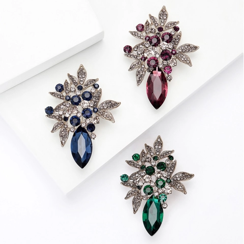 Vintage Blume Brosche Für Damen Luxus Legierung Strass Kristall Blatt Floral Pin Für Hochzeit Party Bankett Schmuck