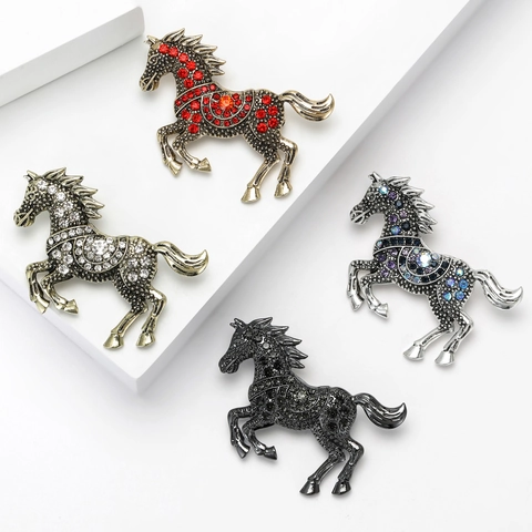 Vintage Legierung Strass Pferd Form Brosche Pin Für Damen Luxus Steed Tier Brosche Schmuck Für Party Hochzeit Zubehör