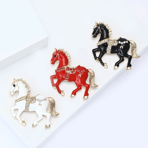 Luxury Alloy Rhinestone Horse Brooch Vintage Enamel Animal Pin For Women Fashion Jewelry Accessories Gift