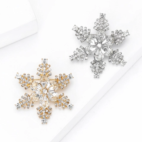 Fashion Simple Snowflake Brooch Alloy Zirconia Rhinestone Pin For Women Christmas Party Dress Scarf Accessories