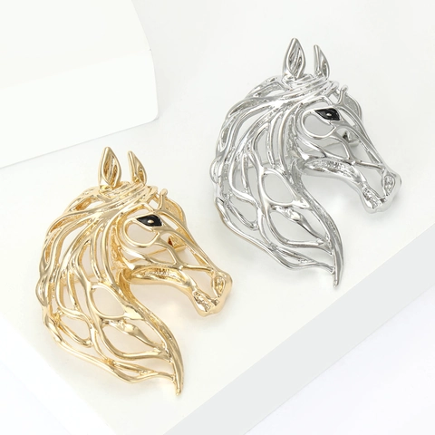 Minimalist Alloy Hollow Horse Head Brooch Fashion Animal Pin Gold Silver Electroplated Decorative Jewelry For Women Men