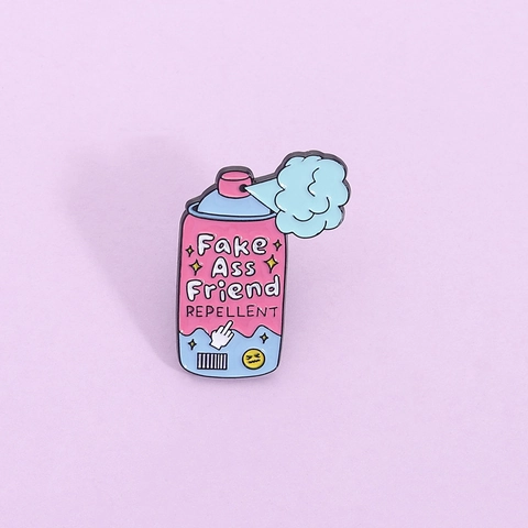 Creative Cartoon Spray Can Enamel Brooch Fake Ass Friend Repellent Zinc Alloy Metal Pin Badge Funny Humor Jewelry Gift