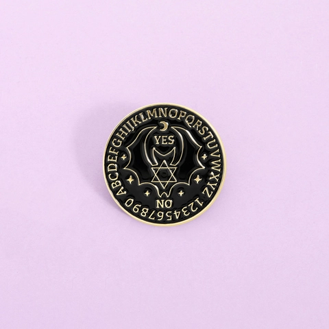 Broche Gothique Planche Ouija Émail Pin Chauve-souris Lune Étoile Mystérieux Noir Or Badge Métal Rond Bijoux Accessoire