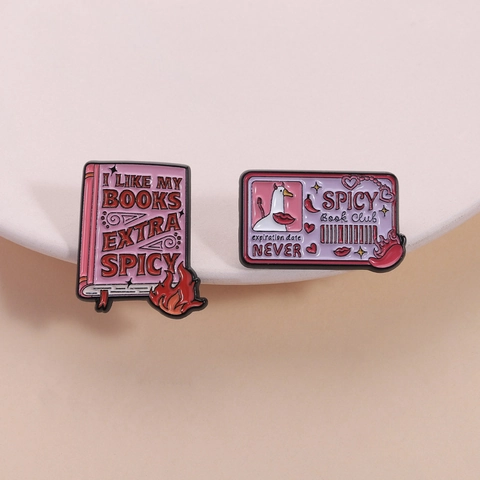 Pin de Esmalte Spicy Book Club Aleación de Zinc Insignia Pato Dibujos Animados para Amantes de Libros Ropa Bolso Joyería Regalo