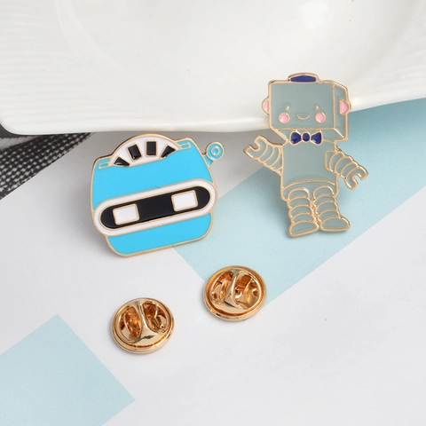 Creative Space Astronaut Robot Planet Enamel Brooch Pin Cartoon Alloy Drip Oil Badge Jewelry For Backpack Clothing Accessory Unisex