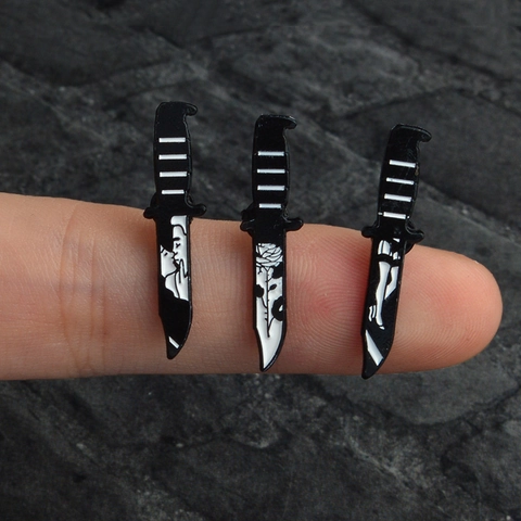 Punk Dolch Emaille Pin Set Legierung Schwarz Weiß Rose Liebhaber Muster Gothic Dolch Brosche Für Rucksack Kleidung Unisex Schmuck