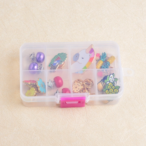 Scatola Porta Gioielli in Plastica Trasparente Organizzatore per Spille Smaltate a Più Griglie con Fibbia Rosa