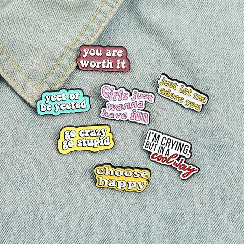Spilla in Lega Smaltata di Personalità Badge Colorato con Slogan a Lettera per Vestiti Zaino Accessori Gioielli Unisex Regalo