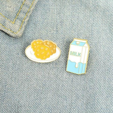 Cartoon Melkpak En Koekjesbord Emaille Pin Set Schattige Voedselstijl Legering Lak Badge Sieraden Voor Vrouwen Mannen Rugzak
