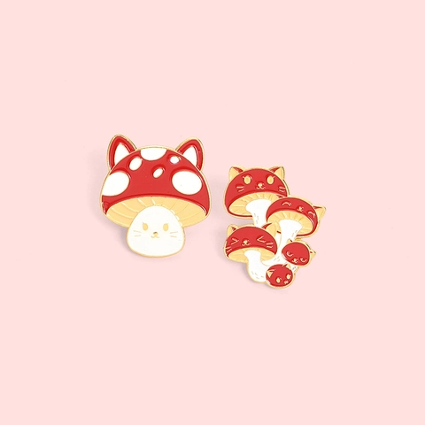 Lindo Broche de Esmalte de Seta Gato de Dibujos Animados Broche de Seta Roja Creativa Insignia de Aleación para Bolsos Ropa Mujer