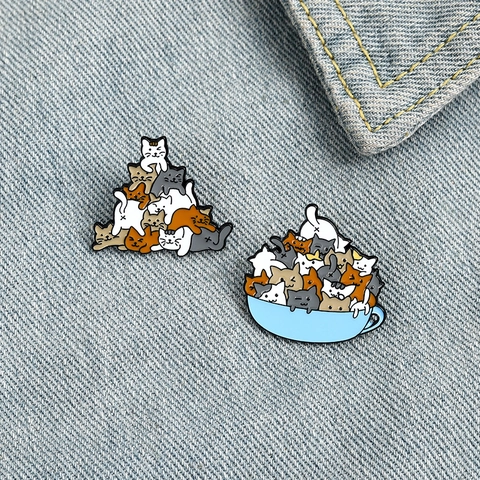 Süße Cartoon Katze Emaille Pin Legierung Lackiert Tier Brosche Für Rucksack Kleidung Dekor Gestapelte Katzen Und Katzen In Tasse Revers Pin Schmuck Geschenk